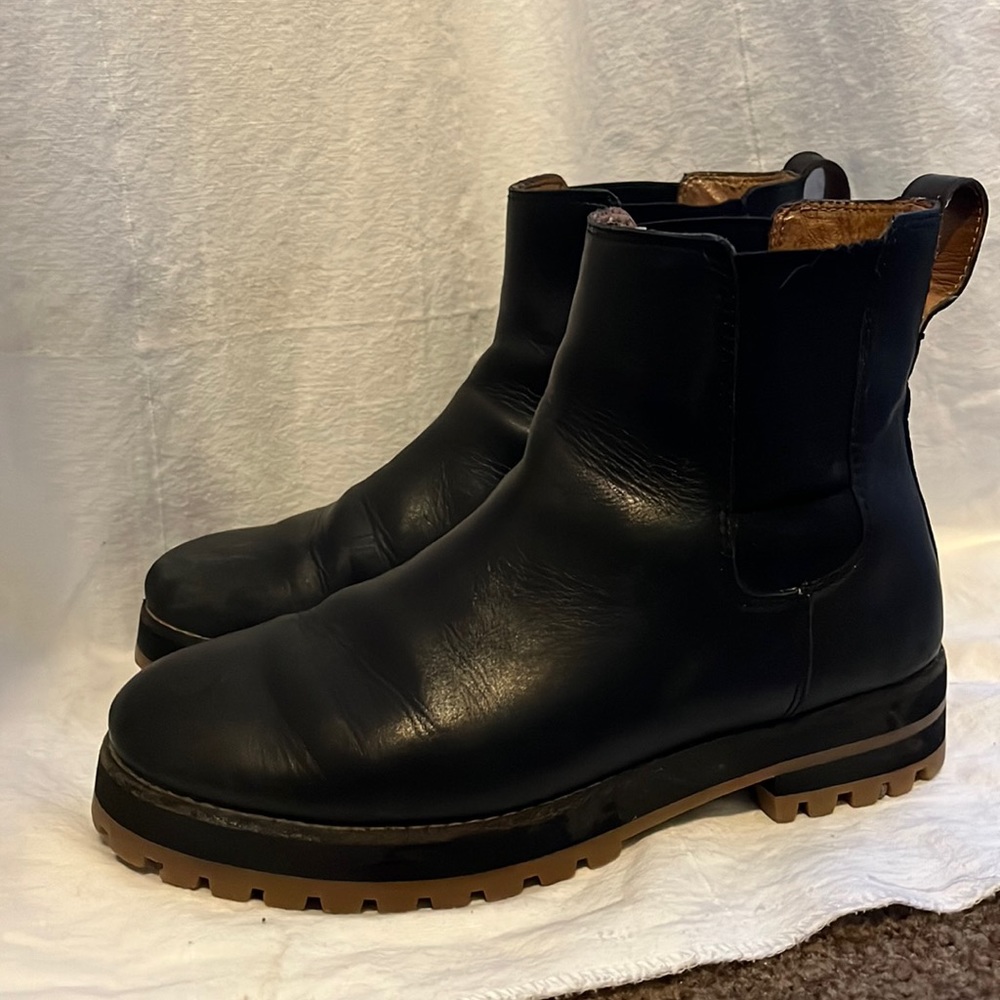 Madewell Chelsea boots black size 6